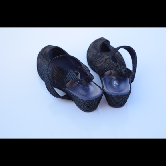 NWOT VanEli peep toe low wedges - Picture 5 of 8